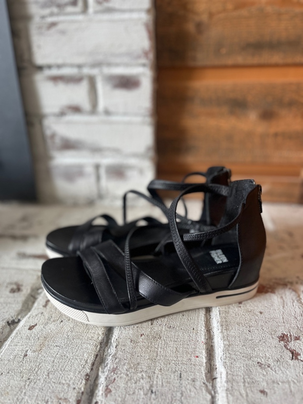 Eileen Fisher Women's Black Strappy Wedge Sandals 7.5